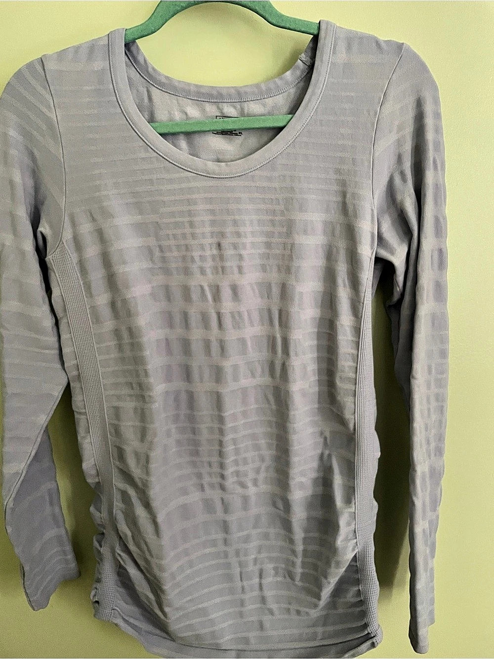 Athleta Long Sleeve Textured Top in Gray XL Like New